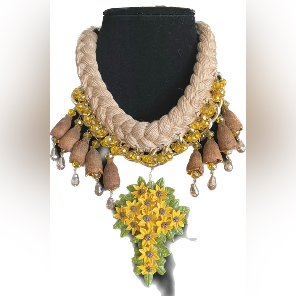 🌻 BEAUTIFUL HANDNADE NECKLACE - Picture 2 of 9